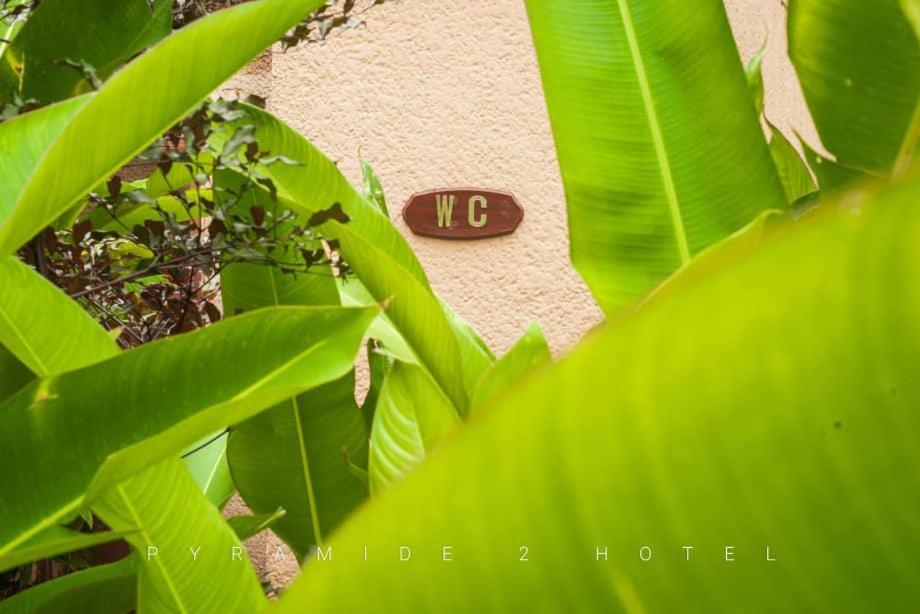 Pyramide II Hotel Kinshasa Exterior photo