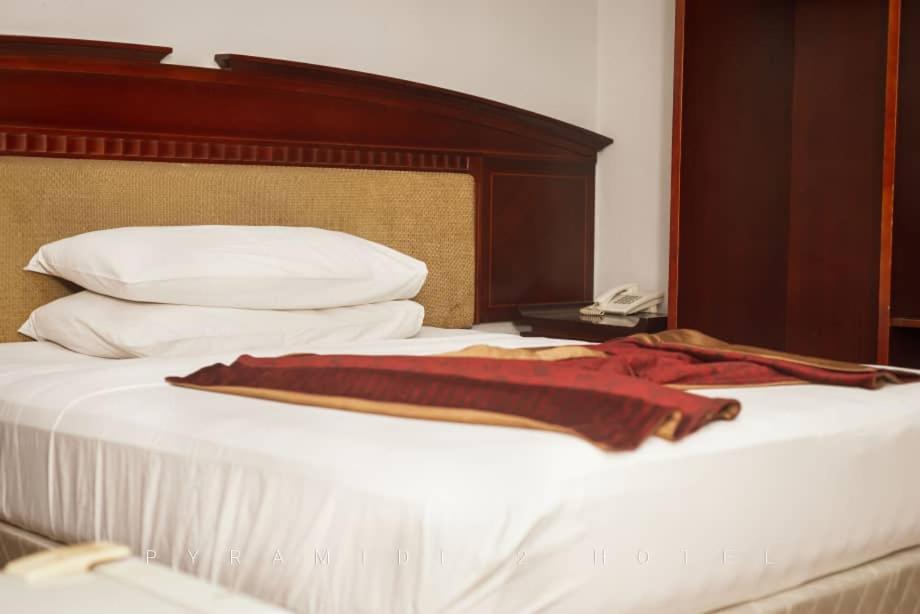Pyramide II Hotel Kinshasa Exterior photo